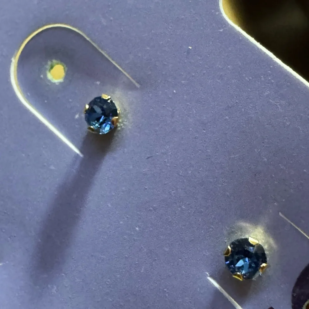 Claire’s Blue small earrings September birthstone